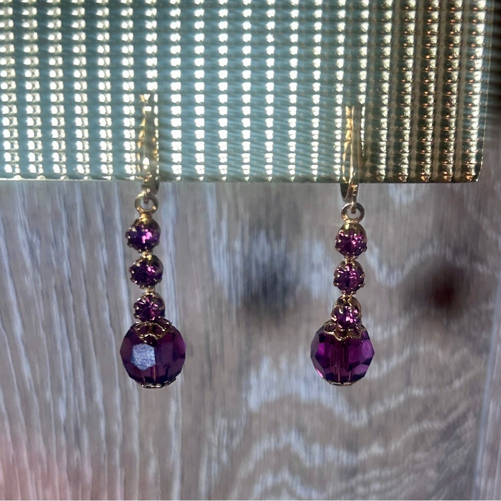 🟣 Vintage Purple Gemstone Clip-On Earrings | Gold-Tone Dangle Statement Jewelry